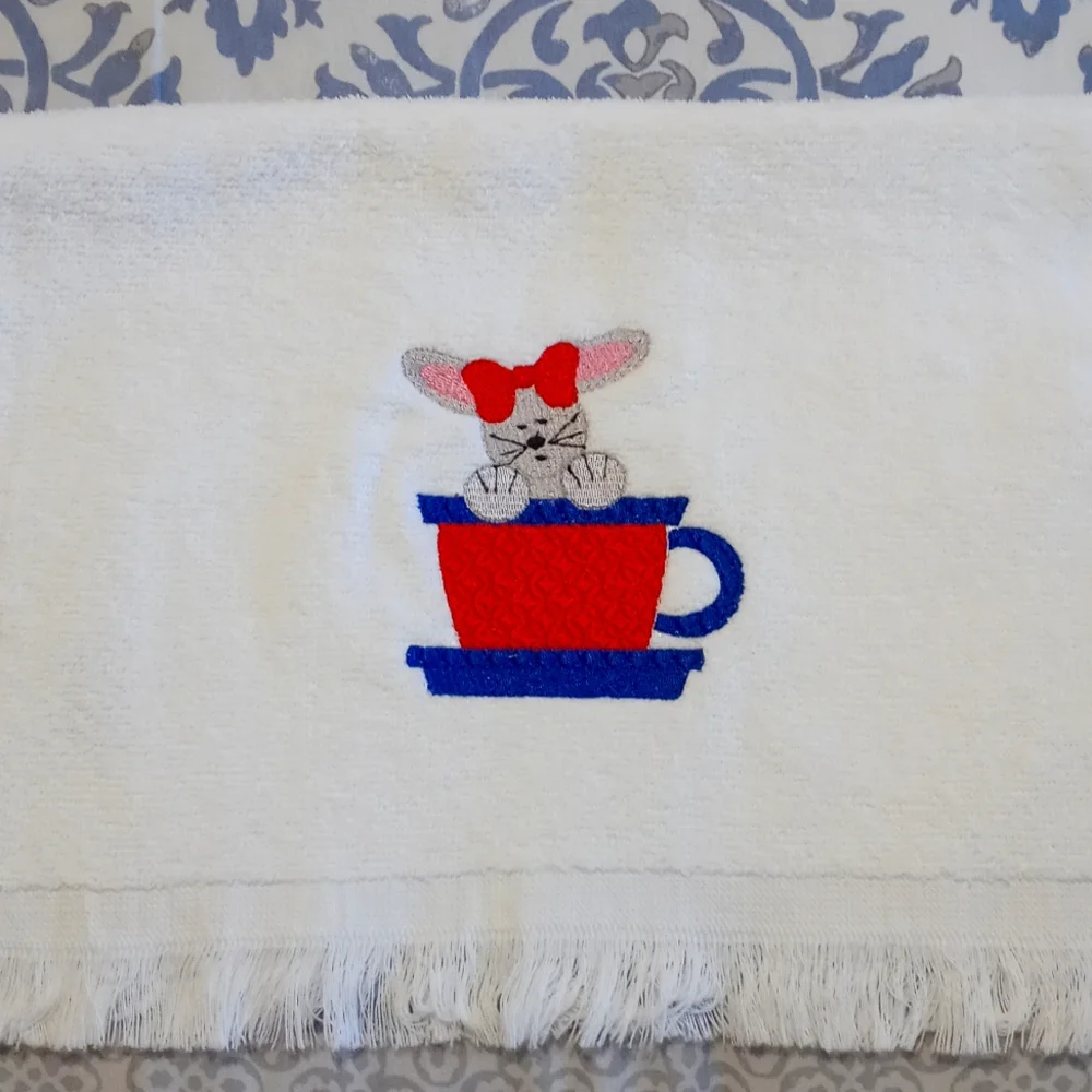 1888 Mills Fingertip Towels Cotton w/Multicolor Embroidery Design (2)